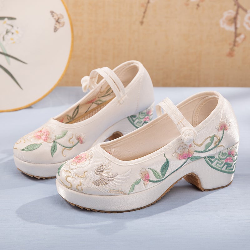 [Clouds shoes---Blue sleeve series] ★Embroidered shoes★ 2color Handmade shoes Chinese shoes Tang-sou Hanfu shoes Chinese dress shoes Flower embroidery Size 35-40 Heel 5cm