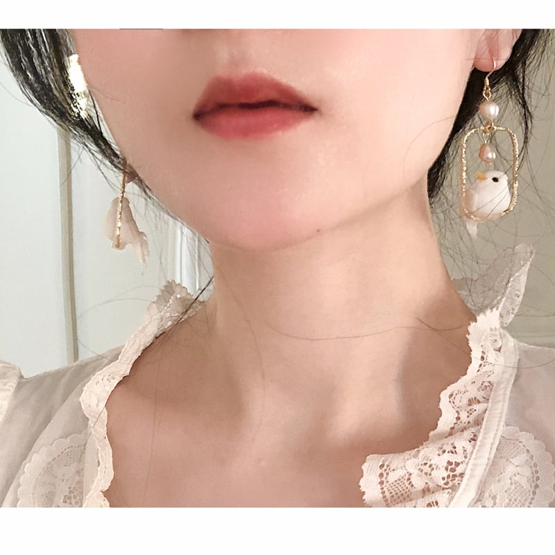 [SUZEE Series] ★Earrings★ 4color White Yellow Pink Blue Earrings or Earrings Pair Animal Bird Bird Cute