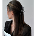 Load image into Gallery viewer, [KANSAI Series] ★Hair Ornament★ Hair Clip Accessory Accessory Spider Unique Fashion Trend Stylish Bun Hair Clip
