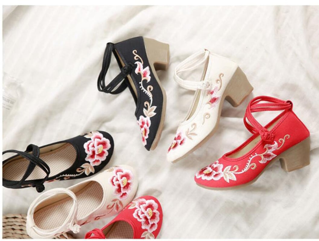 3colors Embroidered shoes Handmade shoes Chinese shoes Chinese style shoes Ethnic style Retro 35 36 37 38 39 40 41 Beige Red Black High heels 5cm