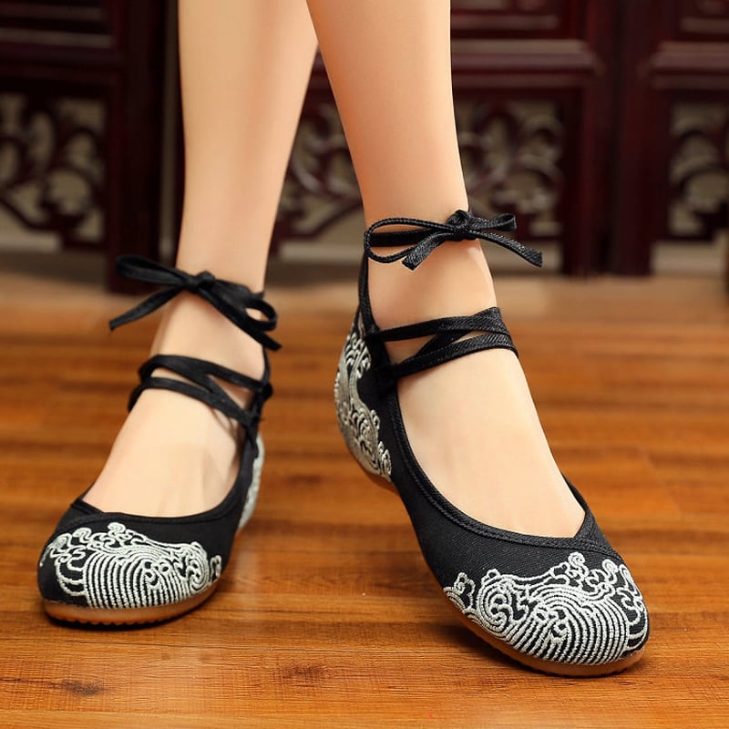 3colors Embroidered Shoes Handmade Shoes Chinese Shoes Chinese Style Shoes Chinese Style Buttons Tang Suit Hanfu Shoes Ethnic Style Retro Zook Rubber 34 35 36 37 38 39 40 41 Red Black White