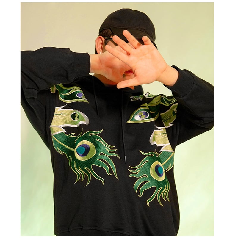 [Machiha clan series] ★Embroidery Chinese style hoodie★ 2color black or white peacock original cool