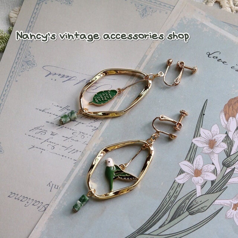 [Minami Koji Series] ★Earrings★ Pair of earrings or earrings Bird Bird Green Retro Unique design