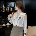 Load image into Gallery viewer, [Kuen Yume Series]★Shirt★ Floral pattern tops Ladies fashion V-neck Improves temperament Chiffon print
