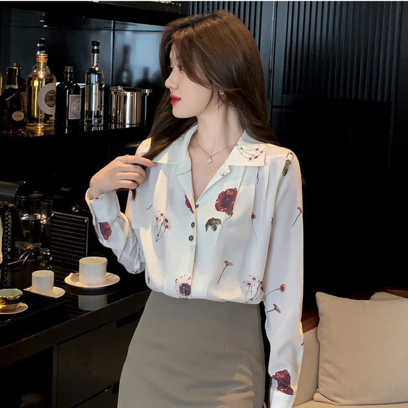 [Kuen Yume Series]★Shirt★ Floral pattern tops Ladies fashion V-neck Improves temperament Chiffon print