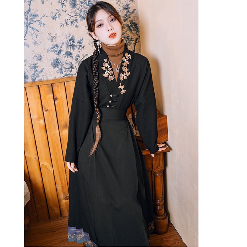 [Kokaisha --- Leaf Series] ★Chinese style tops★ Embroidery Hanfu tops V-neck retro black black