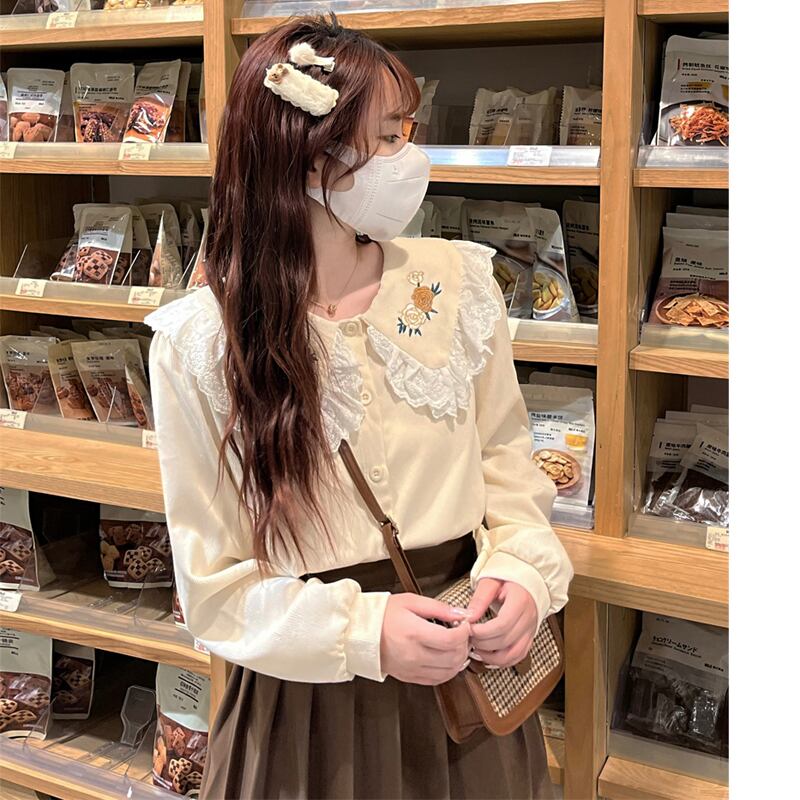 [KEKE Series] ★Tops★ Embroidered 2-color shirt, cute, easy to match, spring clothes, beige, white, spring clothes