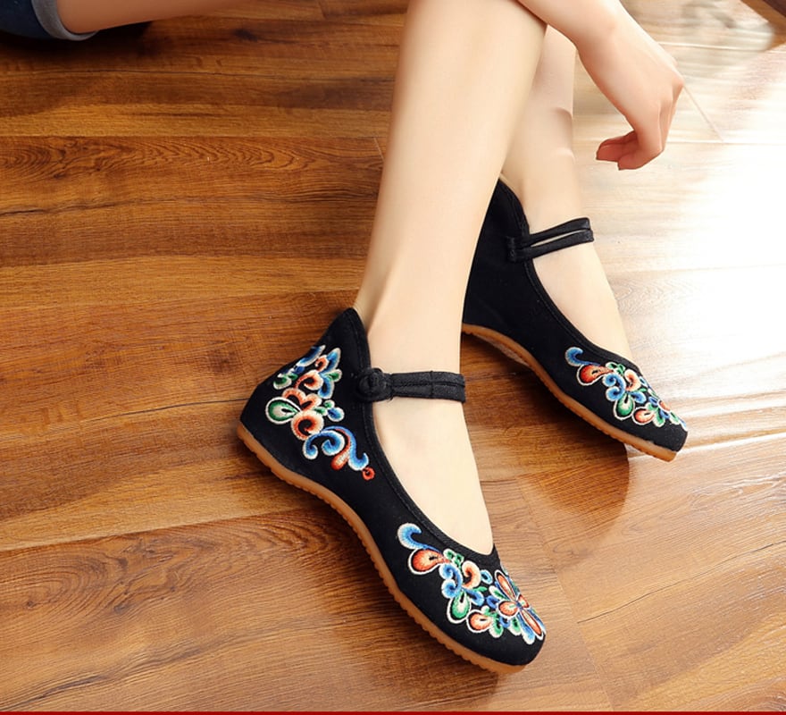 4colors Embroidery shoes Handmade shoes Chinese shoes Chinese style shoes Chinese style buttons Tang-style Hanfu shoes Ethnic style Retro canvas Rubber 34 35 36 37 38 39 40 41 Black Red Green Blue