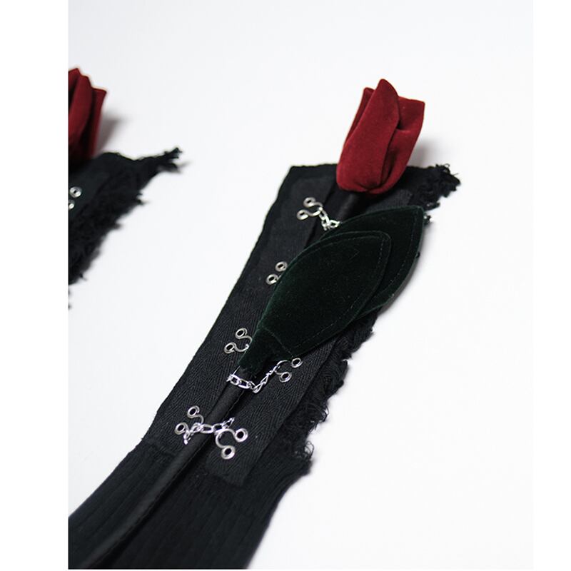 [chicsky---Kurono Series] ★2 pairs of socks★ 2color rose chain original cute black white unique