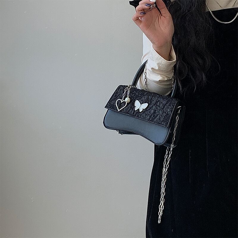 [NICE Self-Restraint Series] ★Bag★ Hat Butterfly Shoulder Bag Black Easy to match for dates, commuting