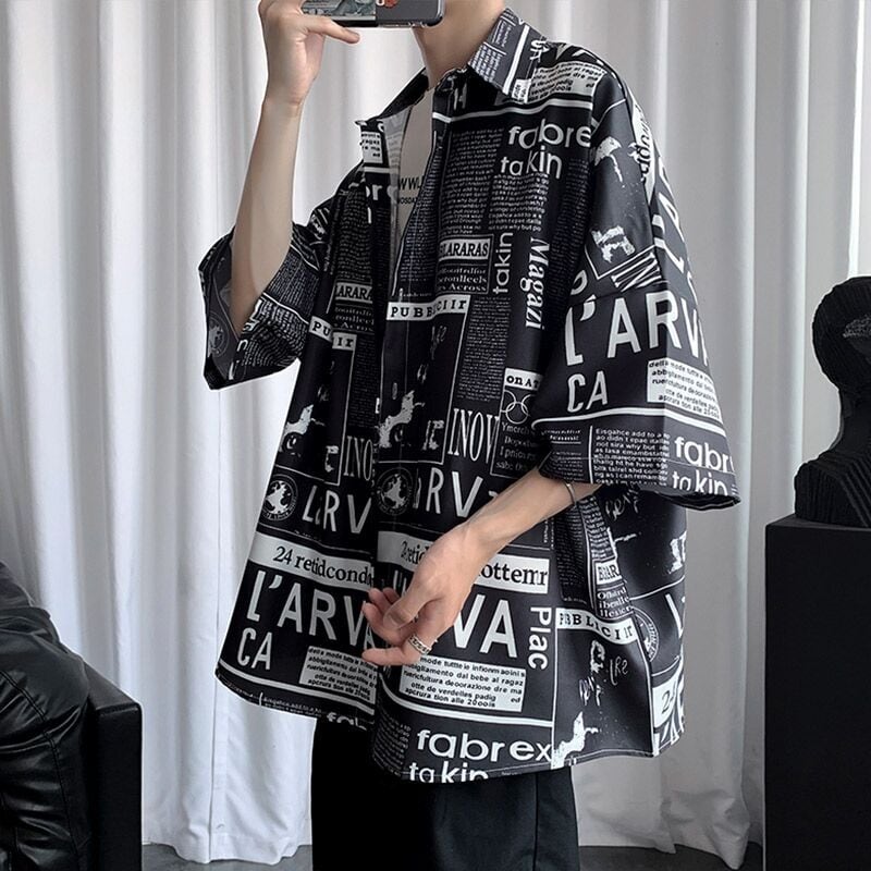 [QIONGXIANNU Series]★Shirt★ 2 colors, black or white, newspaper pattern tops, unisex, couple clothes, summer, Harajuku style, loose-fitting