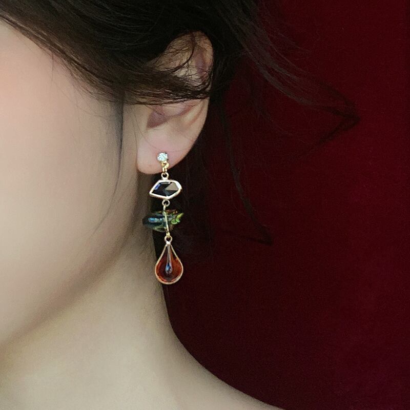 【Vintage美人シリーズ】★耳飾り★ ピアスORイヤリング アクセサリー レディース レトロ 非対称