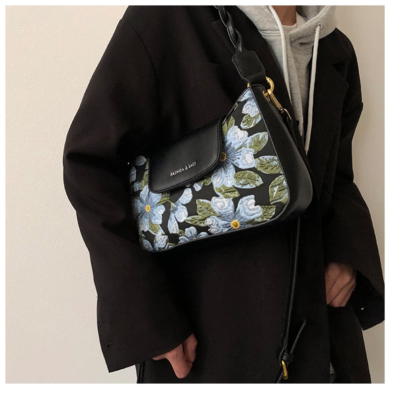 [HOTKISS Series] ★Bag★ Oil painting style floral pattern cute date commuting OL office switching black black