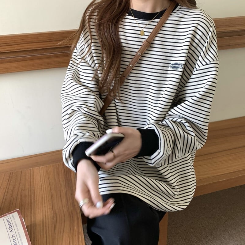 [KEKELI Series] ★Long sleeve shirt★ 2color tops Loose horizontal striped striped pattern Casual Easy to match