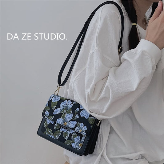 [DAZE &amp; ERPANG series] ★Bag★ Oil painting style floral pattern cute date commuting OL office easy to match black blue