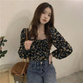 Load image into Gallery viewer, [SANMUZI Series] ★Tops★ 2 Colors Floral Tops Blouse Short Length Cute Spring Clothes Beige Black
