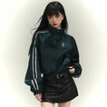 Load image into Gallery viewer, [LadyGhost Series] ★Outer★ Jacket Short Length Stadium Jumper Retro Green Green Easy to match
