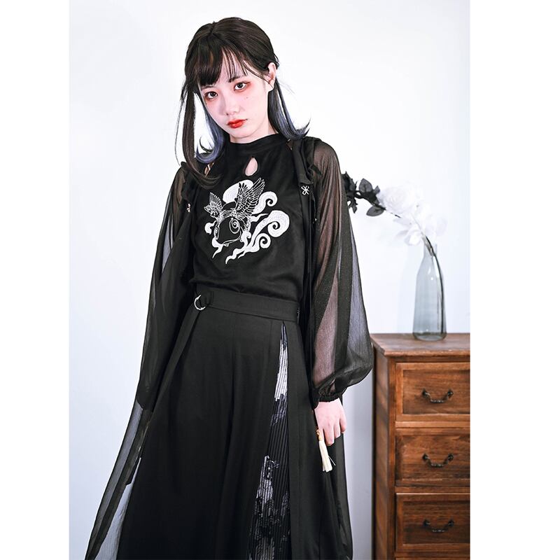 [Ancient Monsters --- Mountain and Sea Ching Series] ★China style camisole★ Embroidered fish tops cute summer ML XL black black sexy