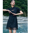 Load image into Gallery viewer, [Da Qinglong Shu Series] ★China-style dress★ Improved cheongsam dress, fringe, short length, switching black, black
