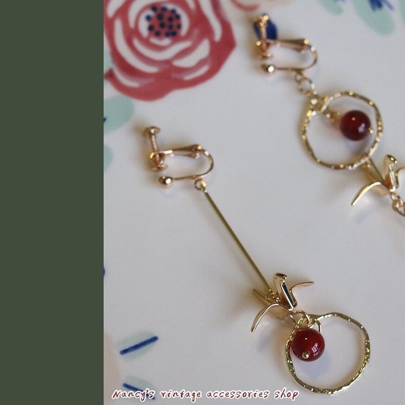 [Minami Koji Series] ★Earrings★ Pair Earrings or Earrings Crane Red Red Gold Golden Asymmetrical