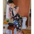 Load image into Gallery viewer, [YIYI Series] ★Cheongsam dress★ Chinese style dress, improves temperament, Chinese clothes, velvet, switching, floral pattern, fake layered, ribbon
