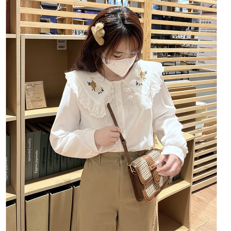 [KEKE Series] ★Tops★ Embroidered 2-color shirt, cute, easy to match, spring clothes, beige, white, spring clothes