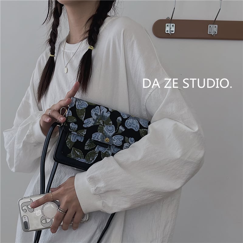 【DAZE＆ERPANGシリーズ】★バッグ★ 油絵風 花柄 可愛い デート 通勤 OL オフィス 合わせやすい 黒 青