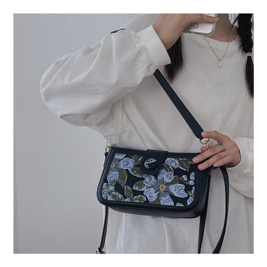 [DAZE &amp; ERPANG series] ★Shoulder bag★ Oil painting style floral pattern cute date commuting OL office cute