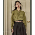 Load image into Gallery viewer, [GEBAIFU Series]★Shirt★ 2color Tops Fashion Retro V-neck Green Beige
