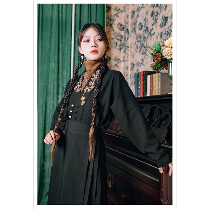 [Kokaisha --- Leaf Series] ★Chinese style tops★ Embroidery Hanfu tops V-neck retro black black