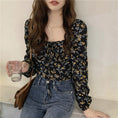 Load image into Gallery viewer, [SANMUZI Series] ★Tops★ 2 Colors Floral Tops Blouse Short Length Cute Spring Clothes Beige Black
