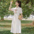 Load image into Gallery viewer, [Han Xuanwei Series] ★One Piece★ 2color Simple Cute Date Ribbon Beige Easy to Match Short Sleeve Dress
