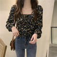 Load image into Gallery viewer, [SANMUZI Series] ★Tops★ 2 Colors Floral Tops Blouse Short Length Cute Spring Clothes Beige Black
