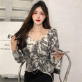 Load image into Gallery viewer, [YIPINXIAN Series]★Tops★ Floral Tops Blouse Short Length Cute Sexy V Neck
