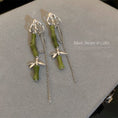 Load image into Gallery viewer, [Meeting MEET Series] ★Chinese style earrings★ Pair earrings bamboo fringe long bamboo easy to match Green Green
