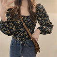 Load image into Gallery viewer, [SANMUZI Series] ★Tops★ 2 Colors Floral Tops Blouse Short Length Cute Spring Clothes Beige Black
