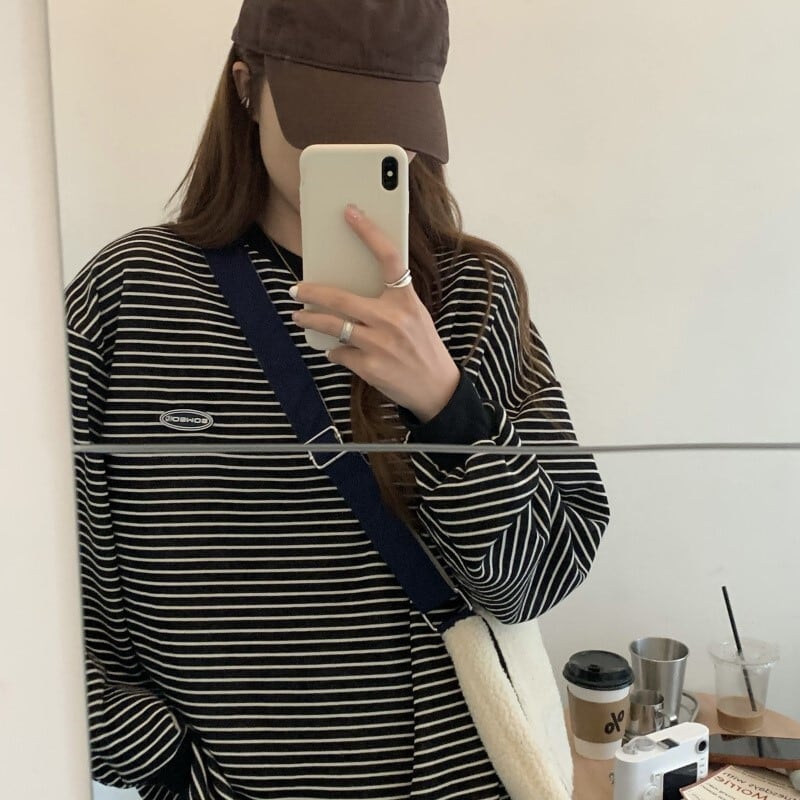 [KEKELI Series] ★Long sleeve shirt★ 2color tops Loose horizontal striped striped pattern Casual Easy to match