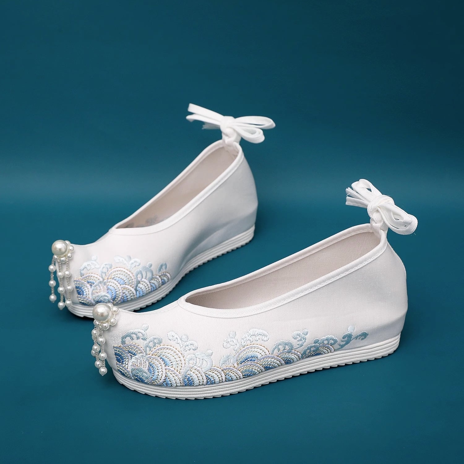 [YOUYIJIA series] ★Embroidered shoes★ Heel 3.5cm Size 34-40 Shoes Chinese style shoes White Blue Cute Hanfu shoes